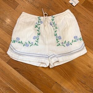 Arizona Jean Company White Floral High Waist Shorts